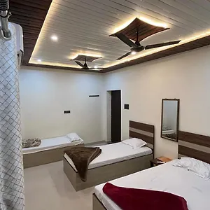  Guest house Gauri Kedareshwar